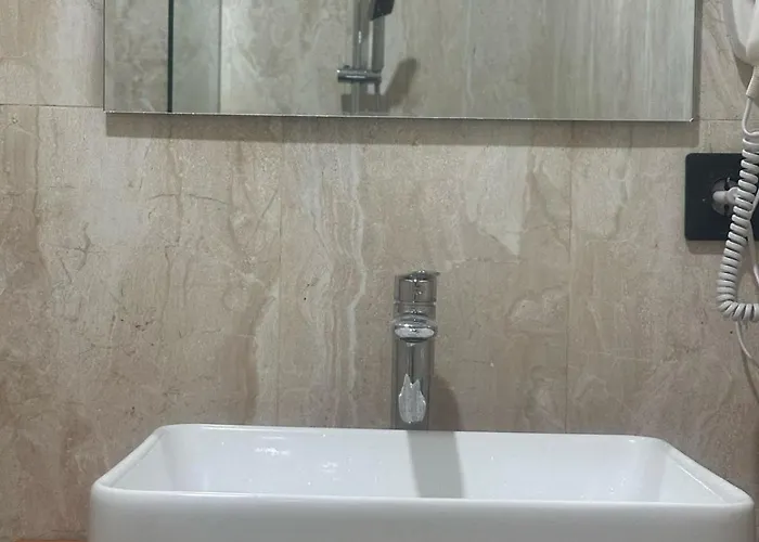 Stylish Villa, 2br ,great Value, Great Location !